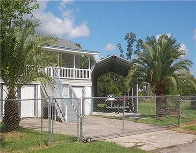 22 Wolfe St, Bay St Louis, MS, 39520