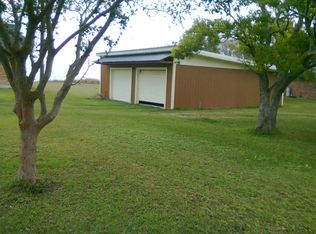 73 Sandcastle Dr, Port Lavaca, TX 77979