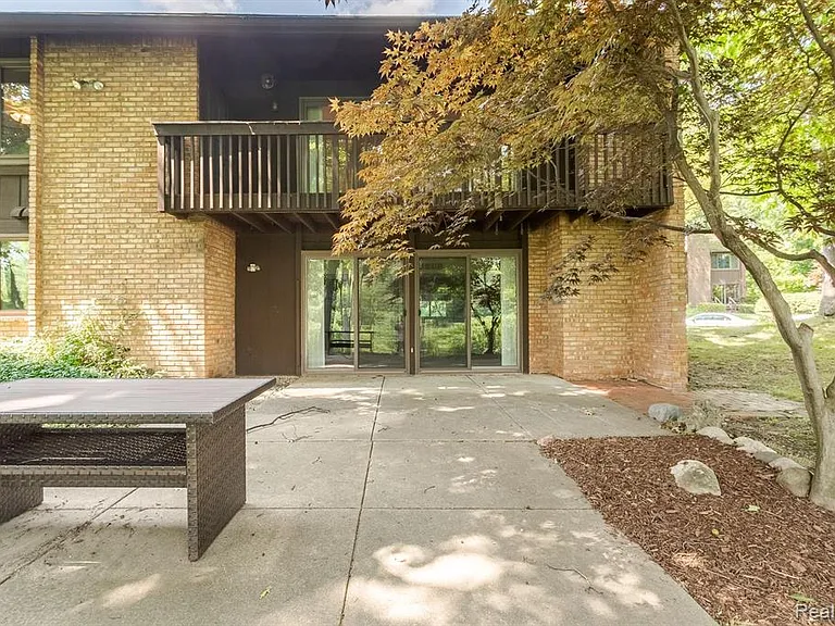 2185 Rhine Rd — Photo 34