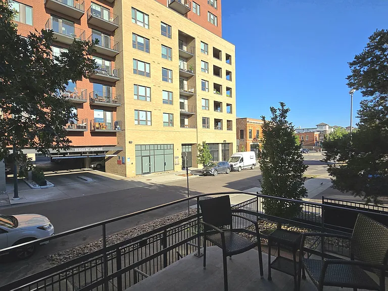 1650 N Pearl St #22 — Photo 17