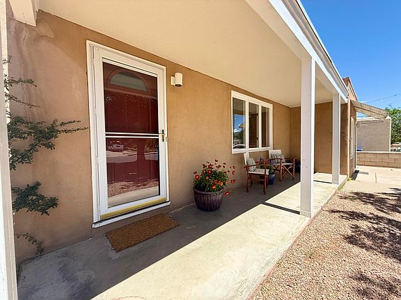 3rd image of 4643 Idlewilde Ln SE