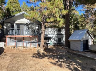 31120 Mountain Oak Dr, Running Springs, CA 92382