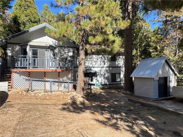 31120 Mountain Oak Dr, Running Springs, CA 92382