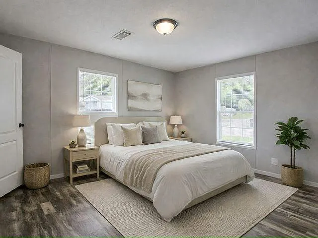 3 bed, 2.0 bath, 912 sqft, $2,125 — Photo 3
