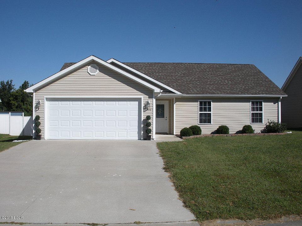 1st image of 2004 E Creekwood Dr