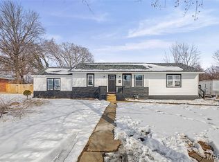 2431 Pine St, Granite City, IL 62040