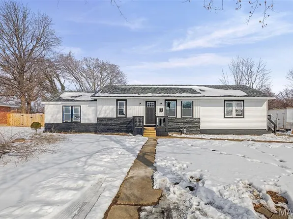 2431 Pine St, Granite City, IL 62040