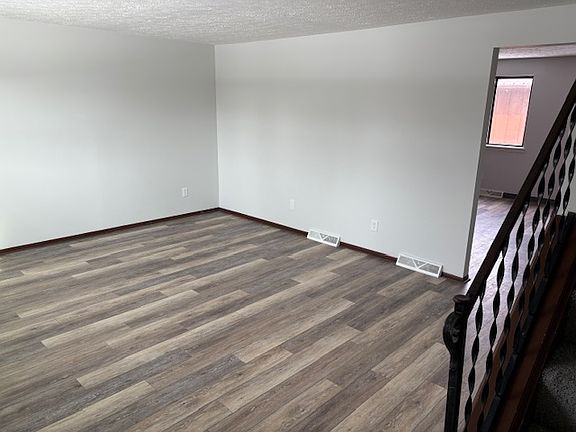 5th image of 1112 N Chapel St