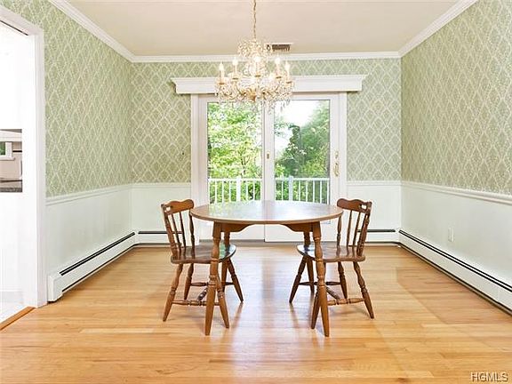 4th image of 54 Sunrise Ave