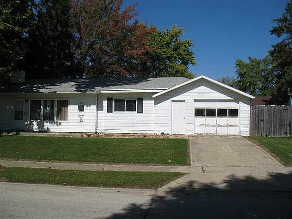 2nd image of 1000 Holly Dr