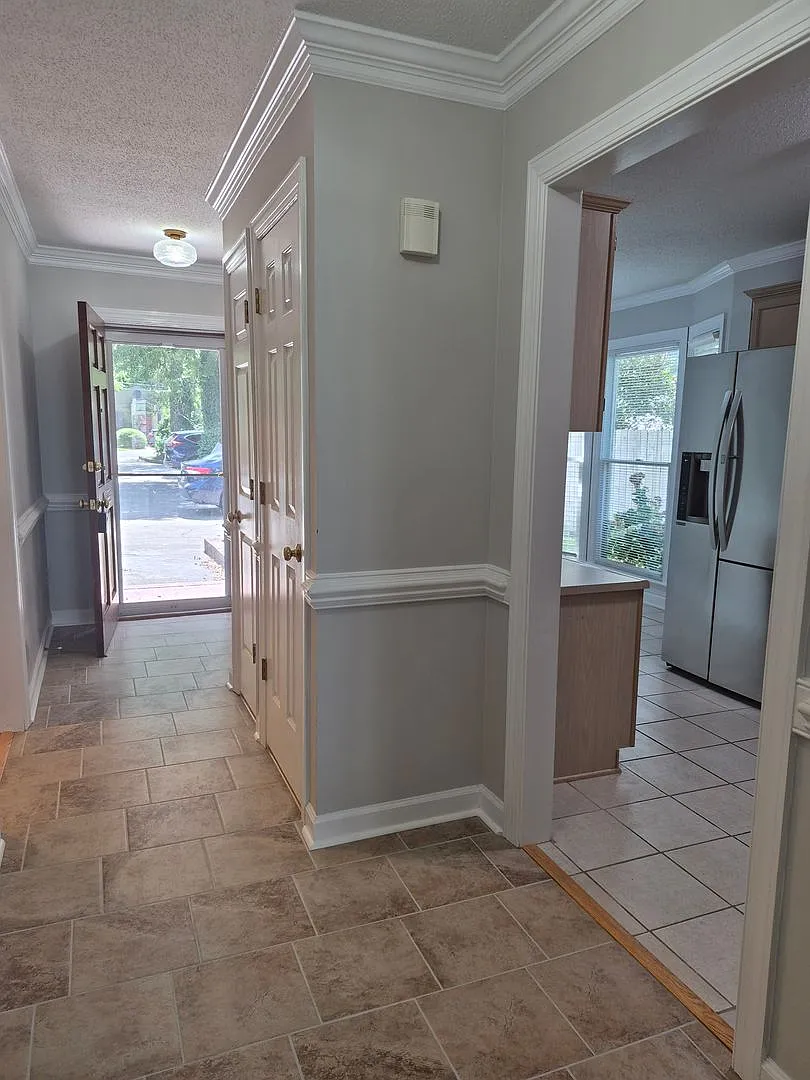New Listing — Photo 4