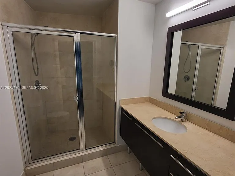 1900 N Bayshore Dr #2415 — Photo 17