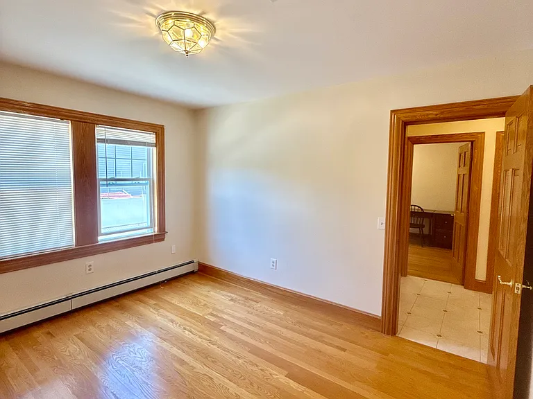 18 Silk St #1 — Photo 9