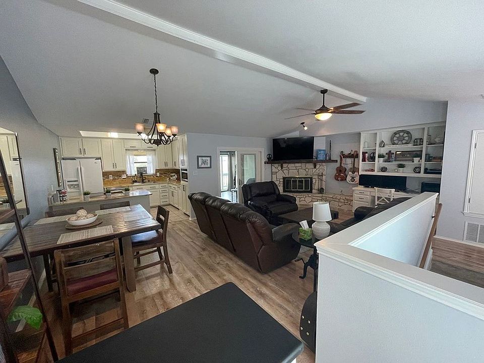 1st image of 1042 Parkview Dr