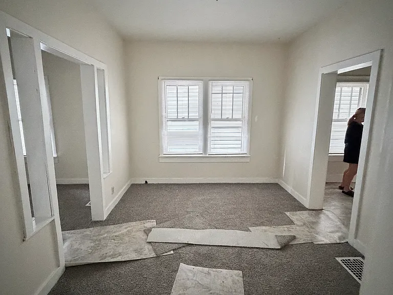 812 Denmark St — Photo 7