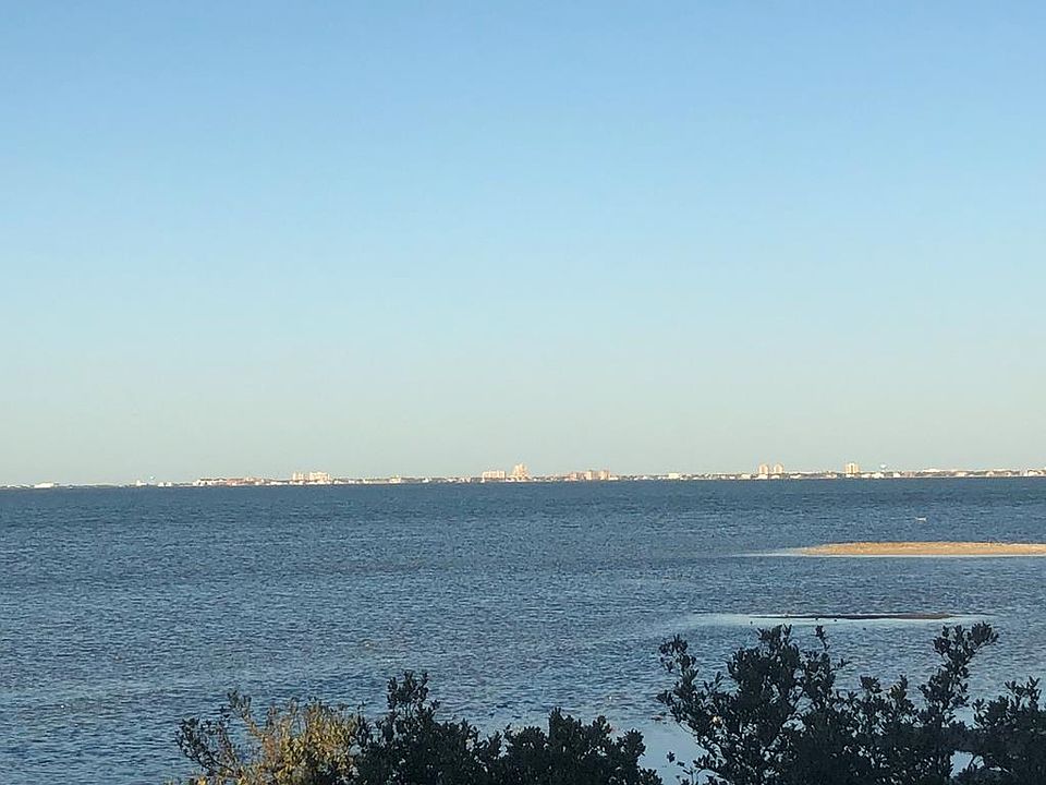 1st image of 1818 N Shore Dr