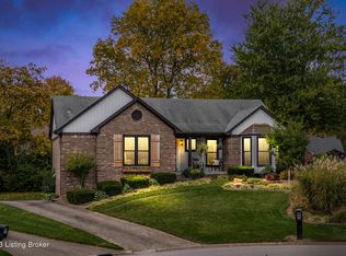 302 Pencross Pl, Louisville, KY 40223