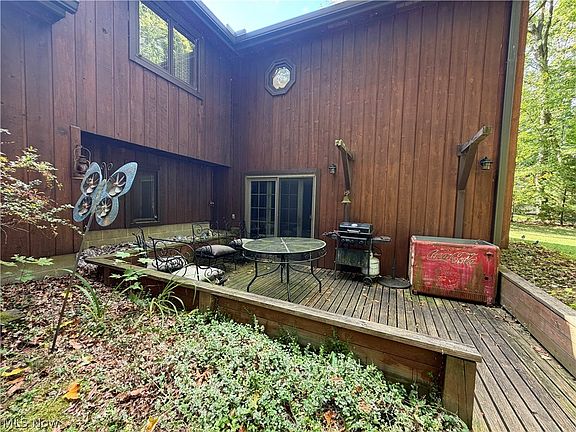 3rd image of 46528 Metz Rd