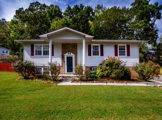 202 Tusculum Dr, Oak Ridge, TN 37830