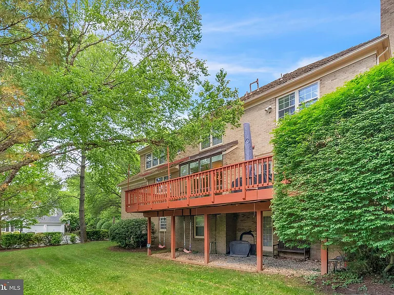 9708 Meyer Point Dr — Photo 19