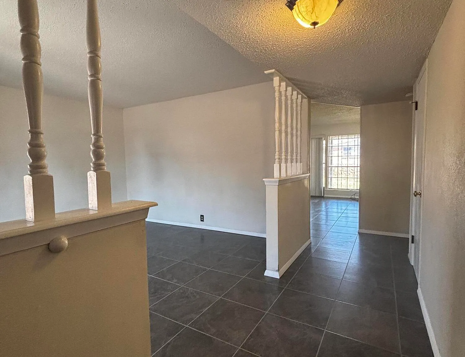 4 bed, 2.0 bath, 1972 sqft, $1,800 — Photo 3