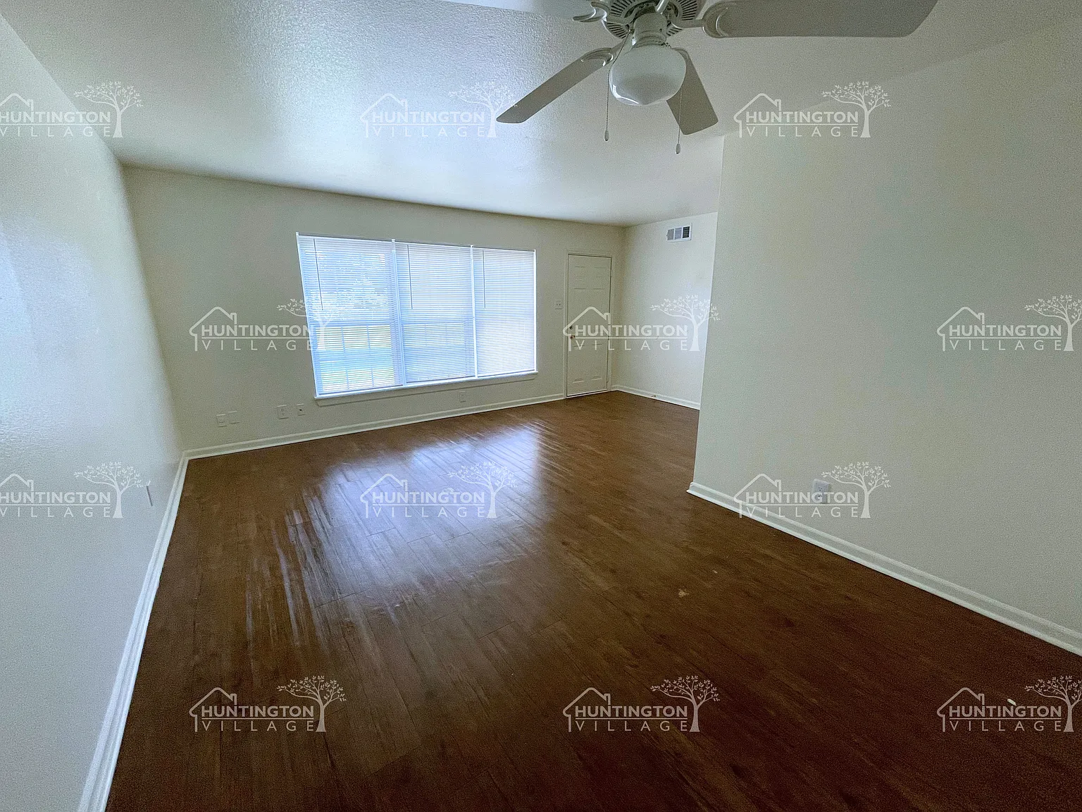 3 bed, 1.5 bath, 1080 sqft, $1,225 — Photo 2