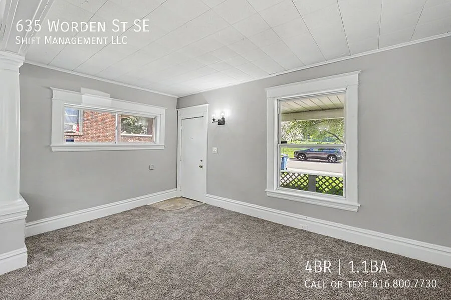 635 Worden - 4 Bedroom — Photo 3