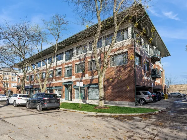 2934 Central St APT 3W, Evanston, IL 60201