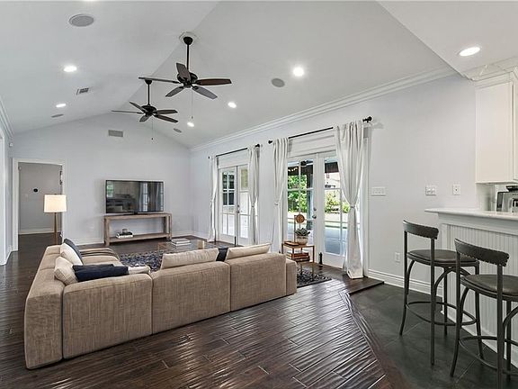 4th image of 5901 Canal Blvd