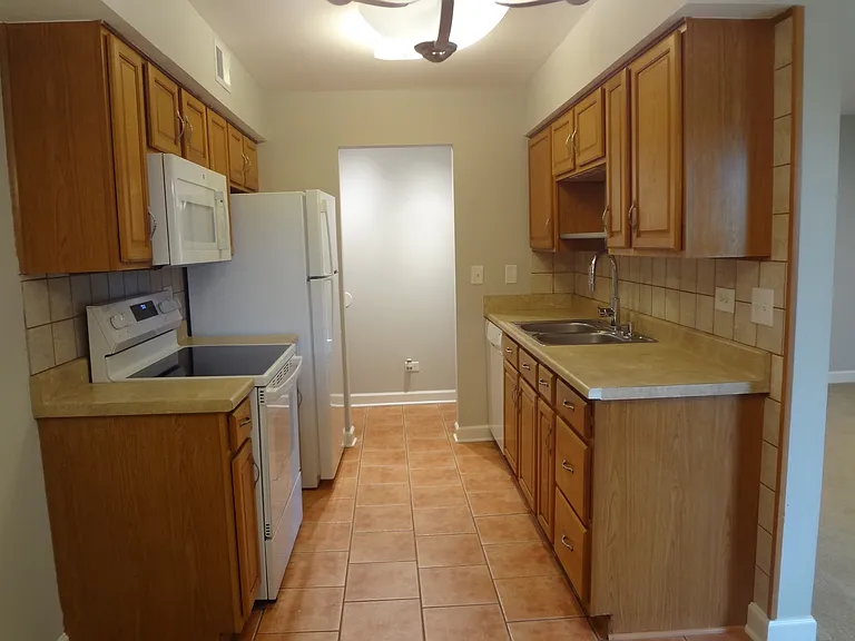 929 Casey Ct #6 — Photo 5
