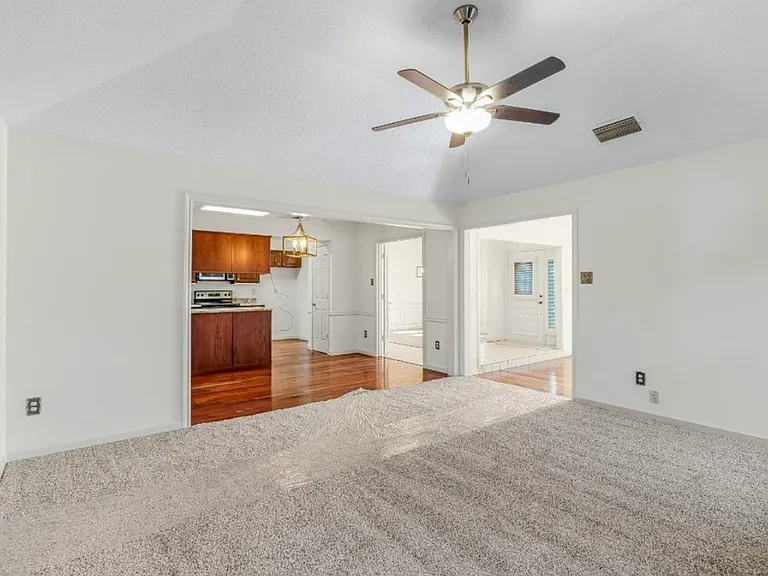 2305 Lancecrest Dr — Photo 8