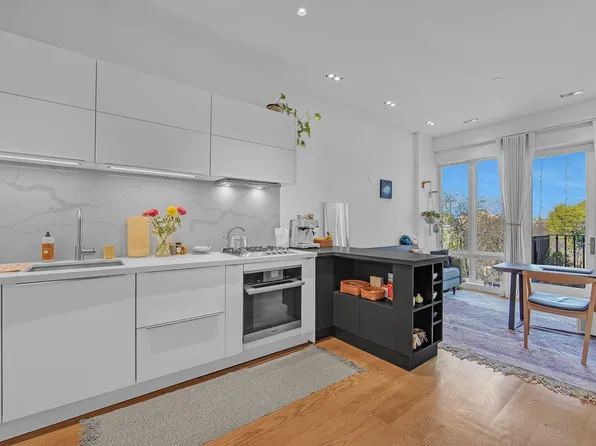 679 Franklin Avenue image 1 of 11