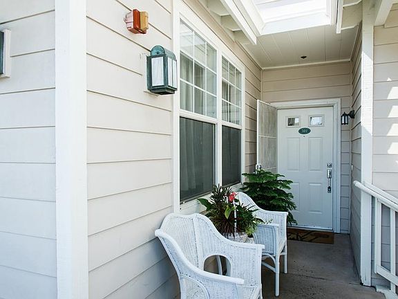 4th image of 902 Sunrose Ter APT 301