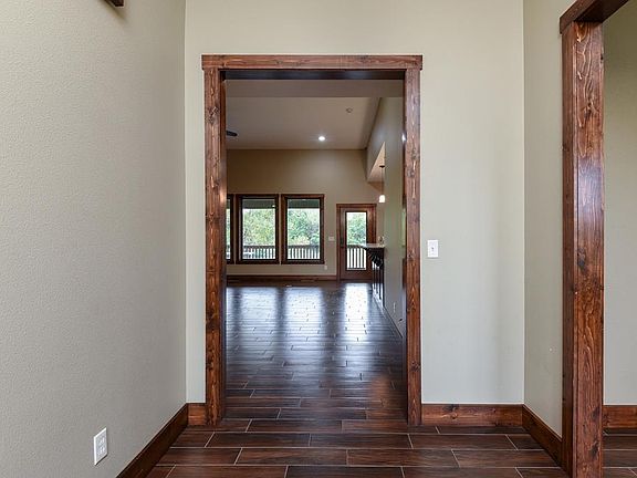 5th image of 635 S 170th St