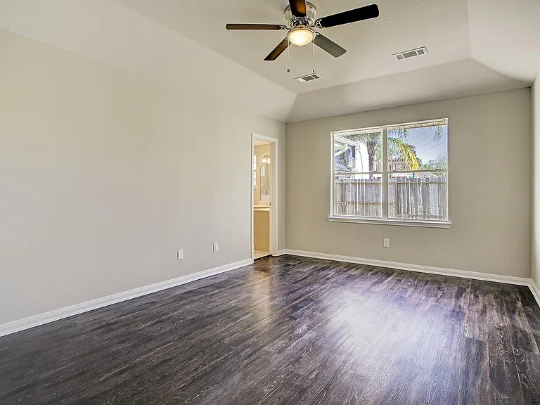 6506 Larissa Cir — Photo 24