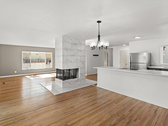 3rd image of 4007 San Andres Ave NE