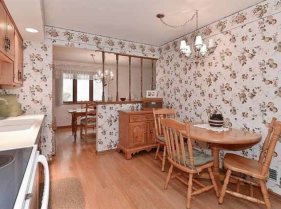 5th image of 16014 Pine Dr #16014