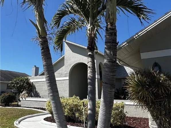 1926 SE 10th Pl, Cape Coral, FL 33990