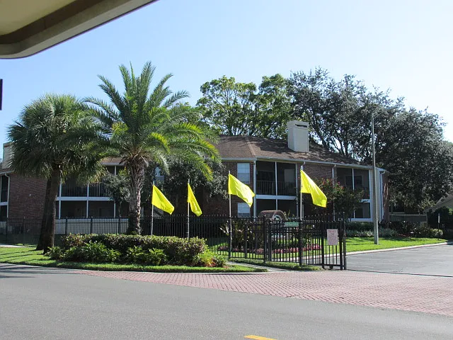 Meridian Apartments — Photo 17