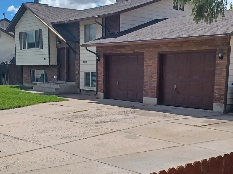 4517 S 950 W — Photo 1