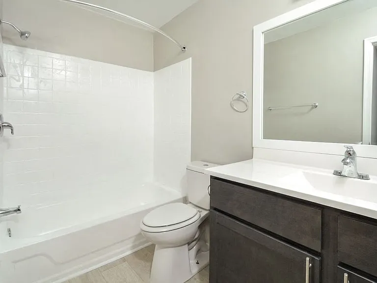 Hickory Point Townhomes — Photo 7