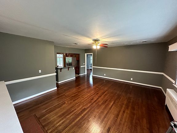 2nd image of 122 Villa Rd