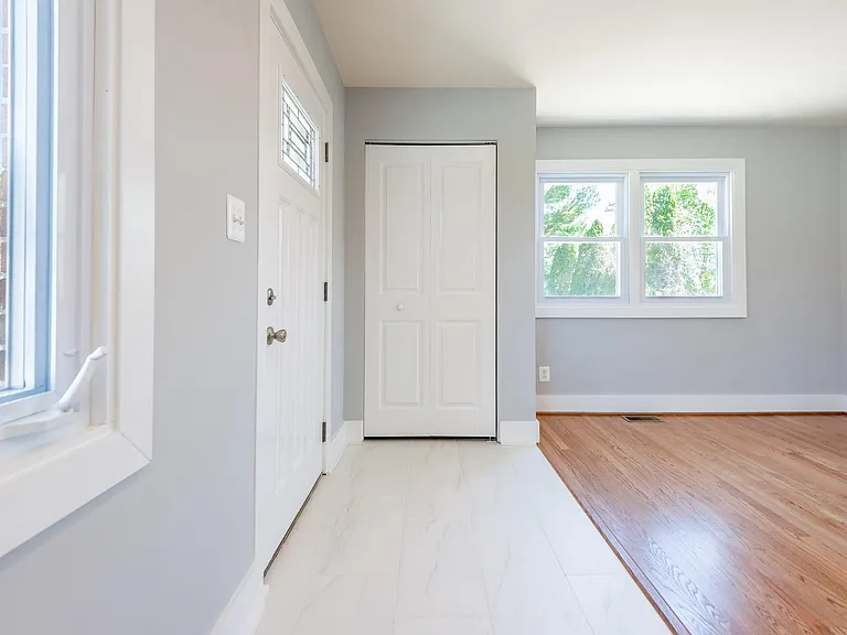 105 Meadow Rd — Photo 17