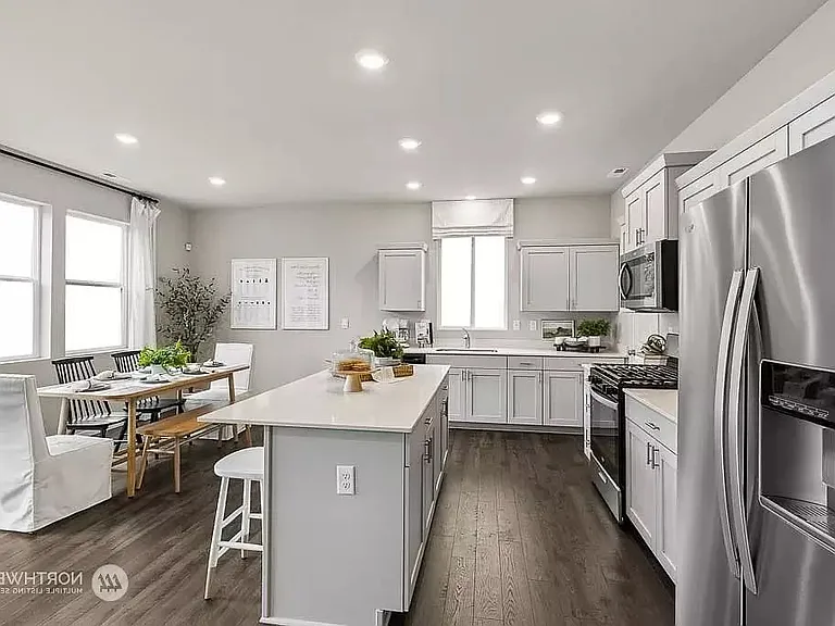4355 Savannah Loop NE — Photo 14