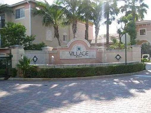 1st image of 2107 SE 10th Ave APT 811