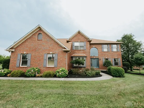 8 Wilderness Cv, Brookville, OH 45309