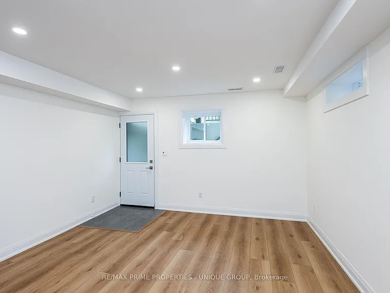 45 Astoria Ave #3 — Photo 8