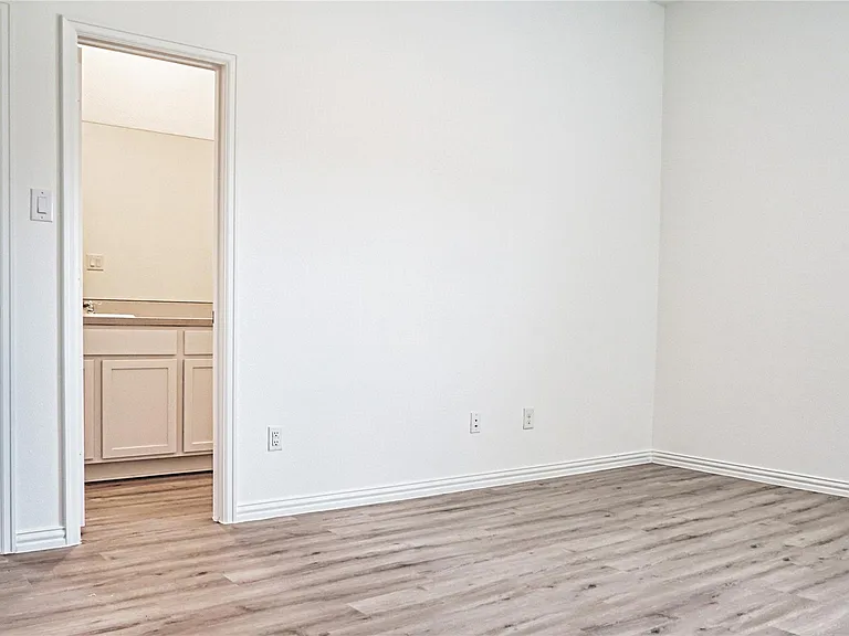 3358 Avary River Ln — Photo 10