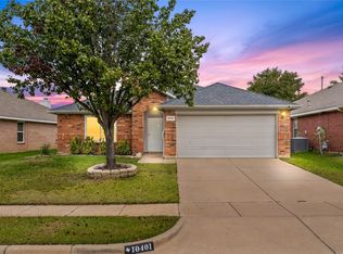 10401 Lake Park Dr, Hurst, TX 76053