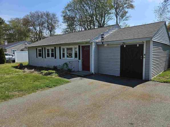 5 Blake Lane, Hampton, NH 03842